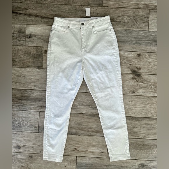 NWT Loft Curvy High Rise Skinny White Jeans - Sz 10 - sold out style! - Picture 3 of 6
